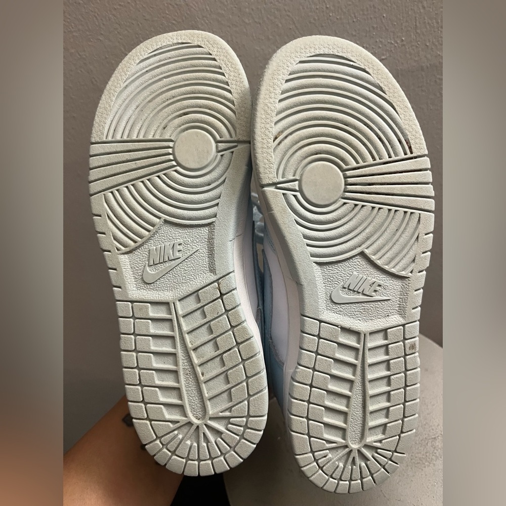 Nike Blue Sneakers Classic Design (little kids)
Size 2 1/2 - Picture 6 of 6